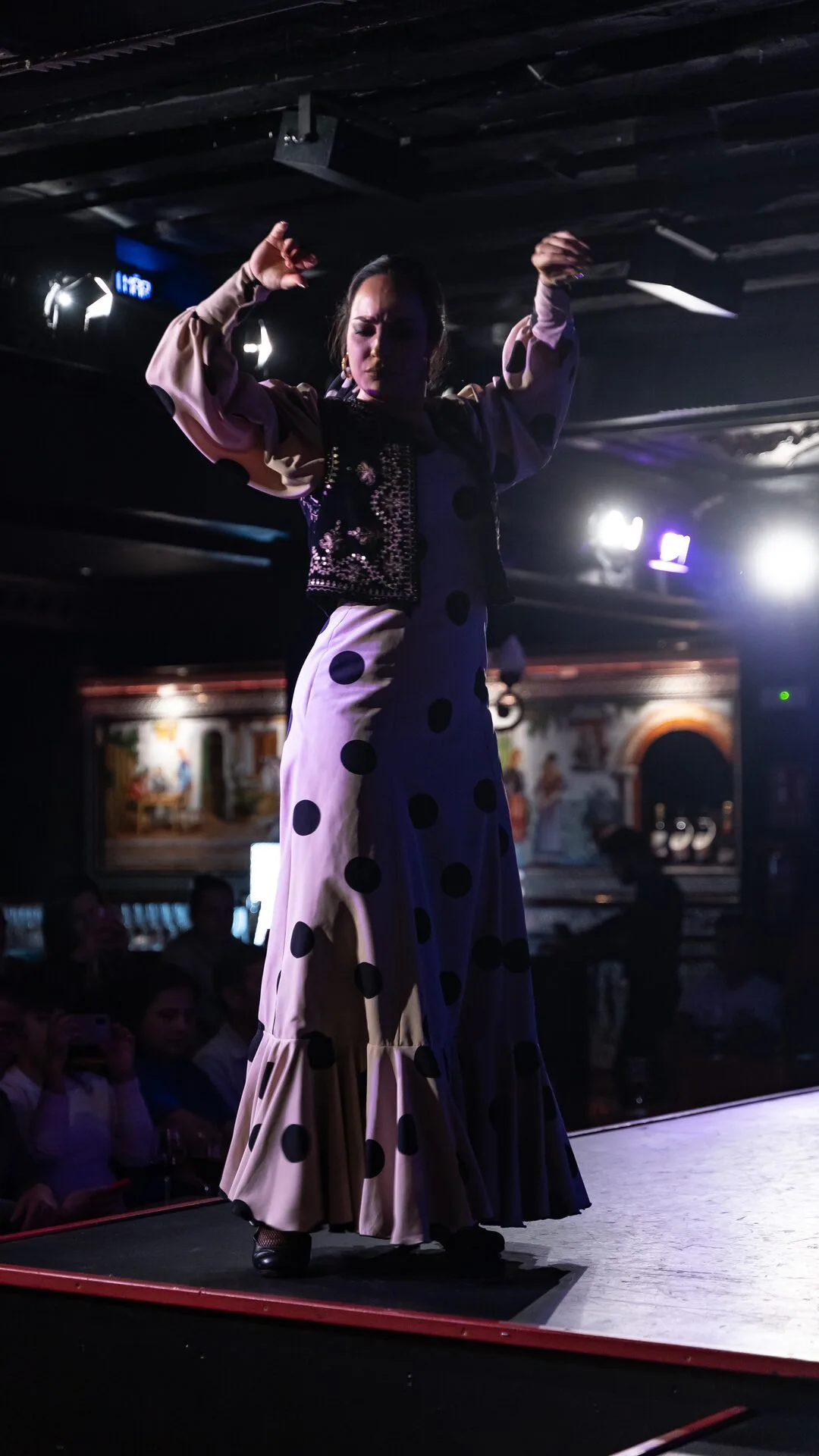 Full ensemble performing at Tablao 1911 Madrid