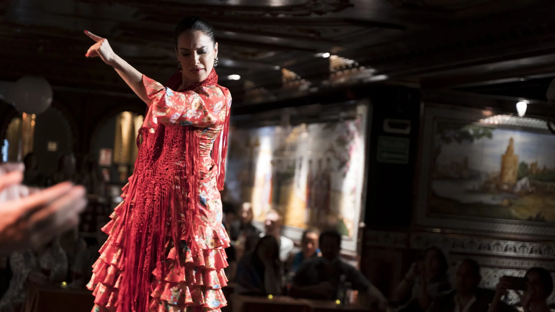 Live flamenco show at Tablao Flamenco 1911 Madrid